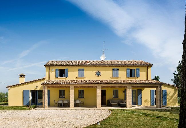 Villa a San Costanzo - Villa Elettra 12+2 Villa a San Costanzo - Villa Elettra 12+2