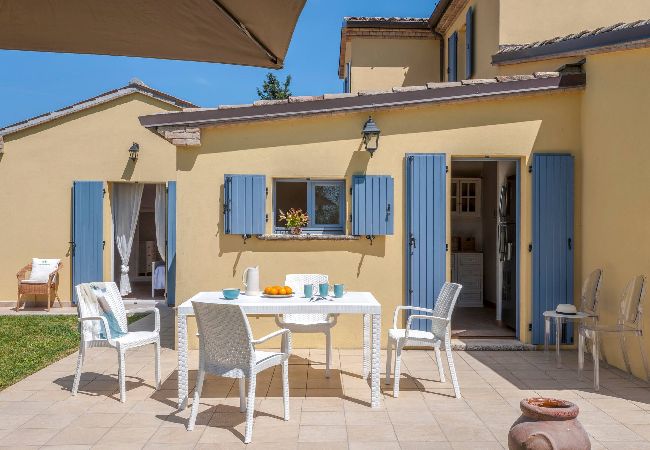 Villa a San Costanzo - Villa Elettra 12+2 Villa a San Costanzo - Villa Elettra 12+2