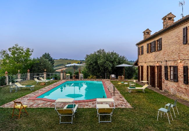 Villa a Mondavio - La Girolima 6+2 Villa a Mondavio - La Girolima 6+2