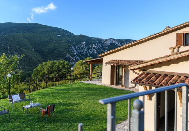 Villa in Piobbico - Acquanera 6+2 Villa in Piobbico - Acquanera 6+2