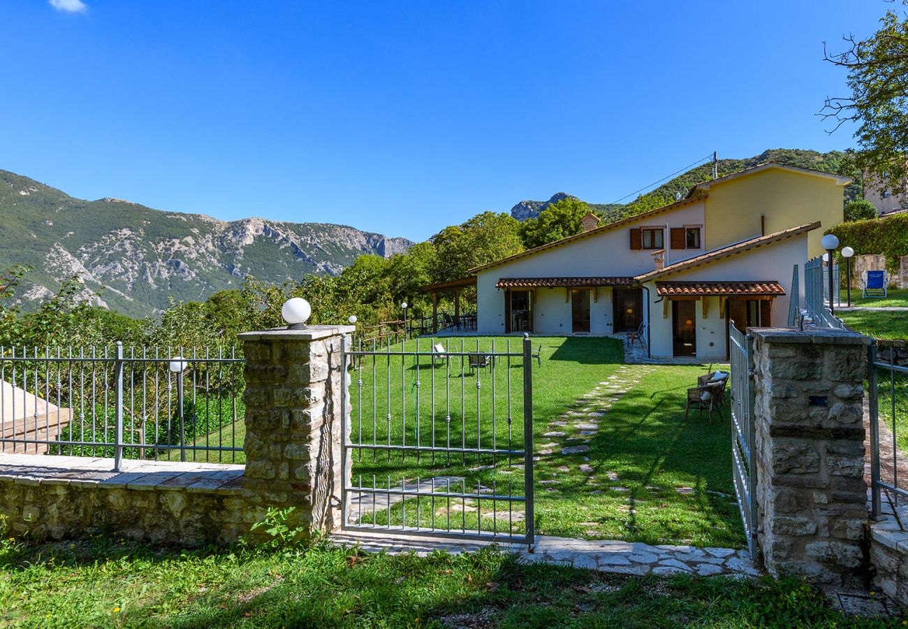 Villa in Piobbico - Acquanera 6+2 Villa in Piobbico - Acquanera 6+2