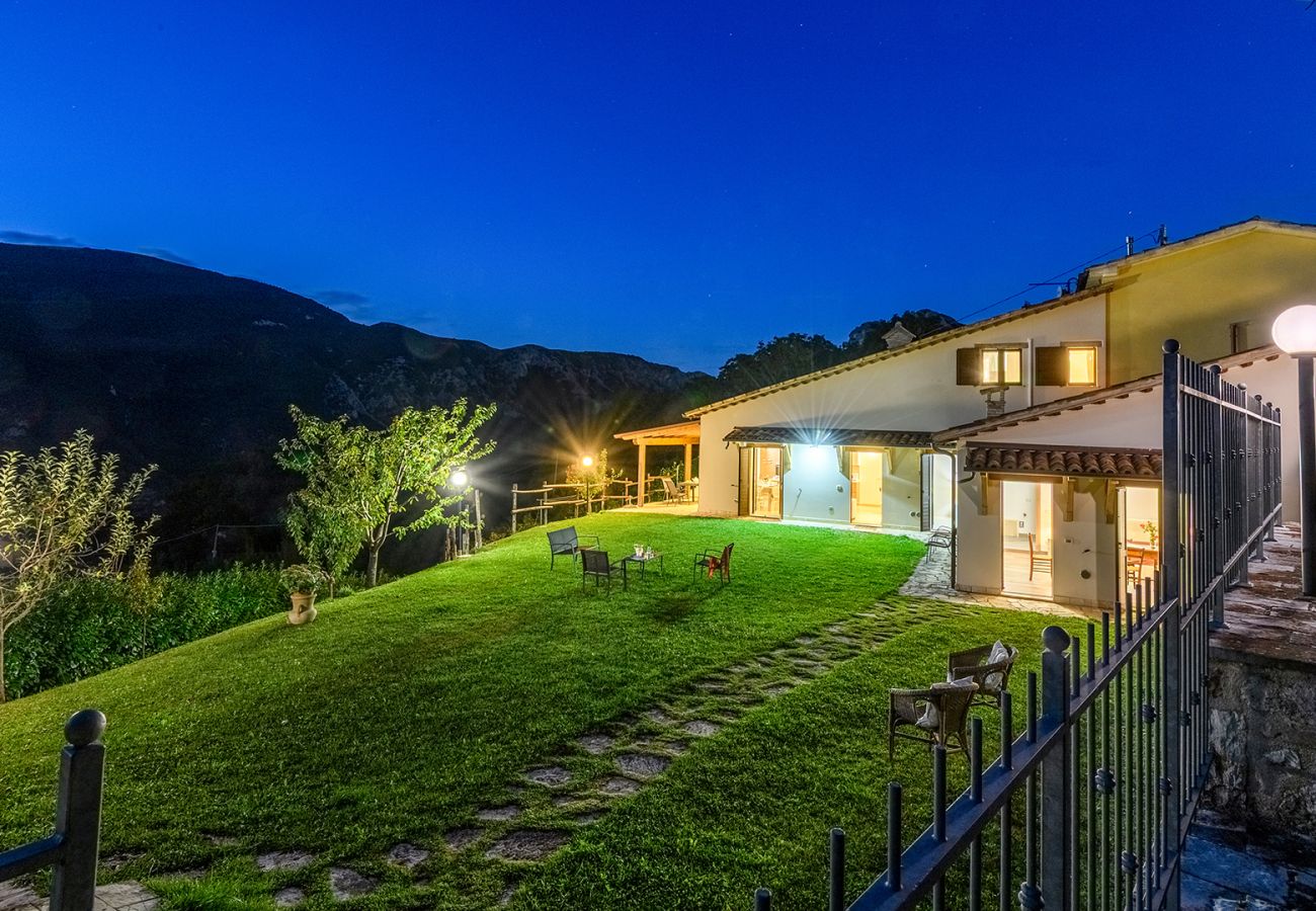 Villa in Piobbico - Acquanera 6+2 Villa in Piobbico - Acquanera 6+2