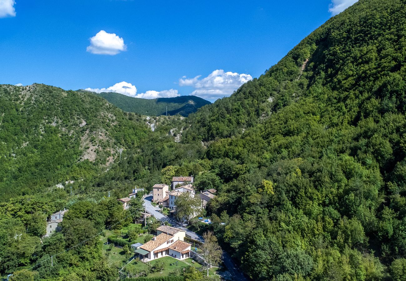 Villa in Piobbico - Acquanera 6+2 Villa in Piobbico - Acquanera 6+2